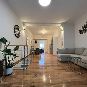 Design Europarlament With Private Terrace Apartment